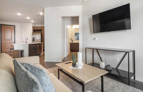 Wetmore Apartment | Landing | Stylish 2BD, Clubhouse, Gym