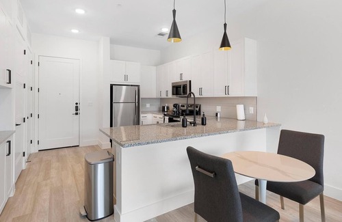 Denton Apartment | Landing | Stylish Studio, Gym