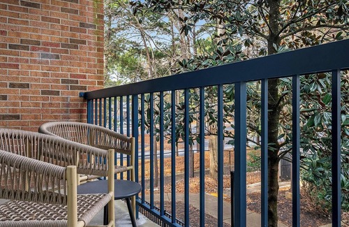Northeast Raleigh Apartment | Landing | Stylish Studio, Pool, Gym