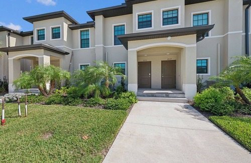 Port Charlotte Apartment | Landings at Westport 2013 l 3 Bd 2.5 Bth