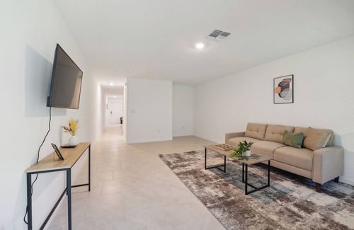 Port Charlotte Apartment | Landings at Westport 2013 l 3 Bd 2.5 Bth