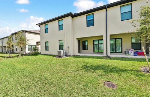 Port Charlotte Apartment | Landings at Westport 2022 l 2 Bd 2.5 Bth