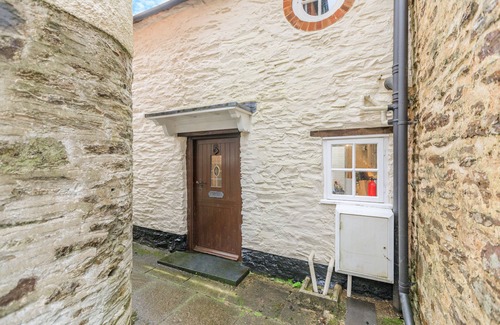 Dulverton House | Lane Cottage - One Bedroom House, Sleeps 2
