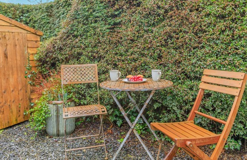 Dulverton House | Lane Cottage - One Bedroom House, Sleeps 2