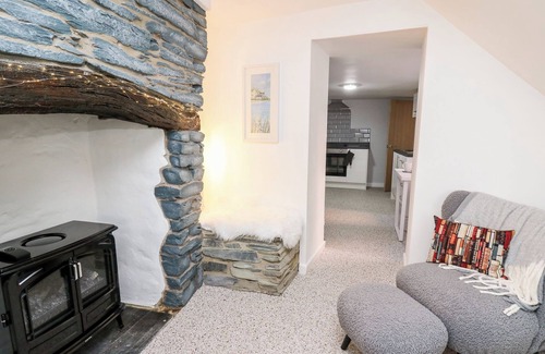 Cardigan Cottage | LANE COTTAGE, pet friendly, with a garden in Cardigan