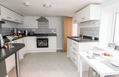 Cardigan Cottage | LANE COTTAGE, pet friendly, with a garden in Cardigan