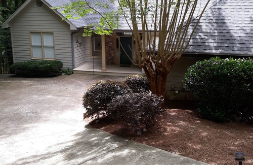 Dawsonville House | Lanier lakefront with private dock.