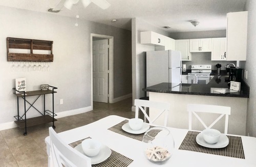Lantana House | Lantana Beach Escape - 3/2 - close to everything