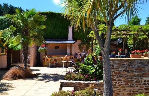 Gillan House | Lanteague Cornwall with stunning Sea Views