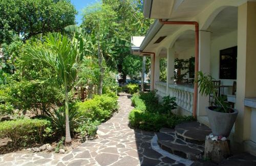 Basak Hotel | Lapu-Lapu Cottages & Restaurant