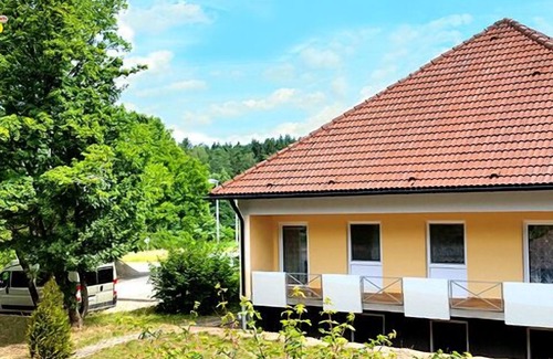 Bad Koenigshofen I. Grabfeld Apartment | Large bungalow (90sqm) with 2 bedrooms and a terrace