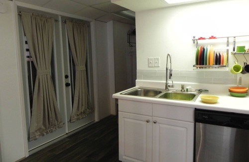 Mica Apartment | Large 1 bedroom Apt, bunk bed, trundle, with Amazing Kitchen