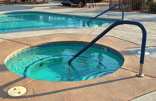 Indian Wells Condo | Large 1-bedroom condo in Desert Breezes near IW Tennis Garden, clubhouse, pools