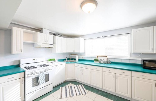 Cottonwood Heights Apartment | Large 2 Bedroom Apt | Cute