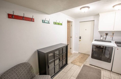 Cottonwood Heights Apartment | Large 2 Bedroom Apt | Cute