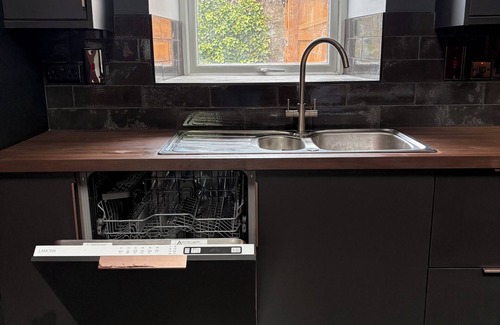 Portumna Apartment | Large 2 bedroom flat in the heart of historic Portumna, County Galway