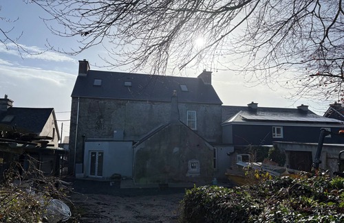 Portumna Apartment | Large 2 bedroom flat in the heart of historic Portumna, County Galway