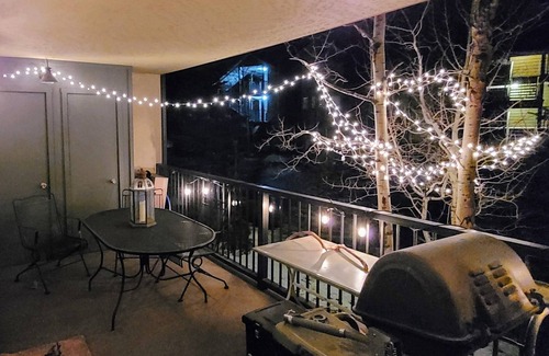 Frisco Condo | Large 2BR/2BA, 2 office WFH setups by the lake
