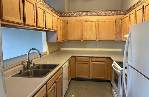 Kalaoa House | Large 3/2 House in Kailua-Kona with ALL New Furnishings and Yard Above Airport