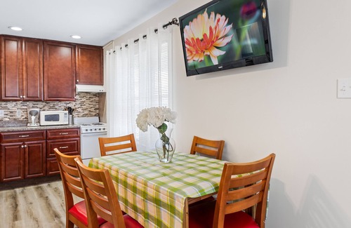 Ocean City Apartment | Large 3 Bedroom/2 Bathroom Apartment in Downtown OC, steps from the Boardwalk!