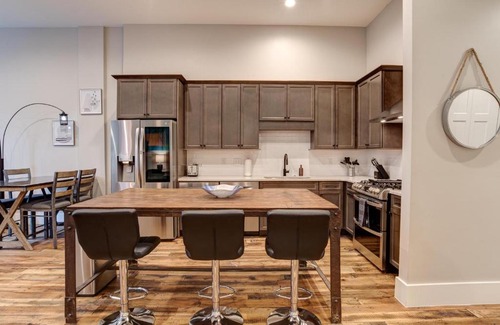 Downtown Asheville House | Large 3 bedroom 3 and a half Bath Downtown Condo