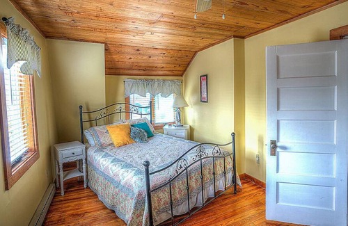Clinton House | Large 3 BR Home w/ Private Beach access