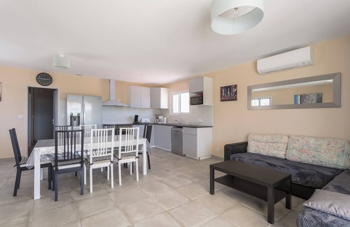 Pezenas Villa | Large 4-bedroom house with pool in Pezenas