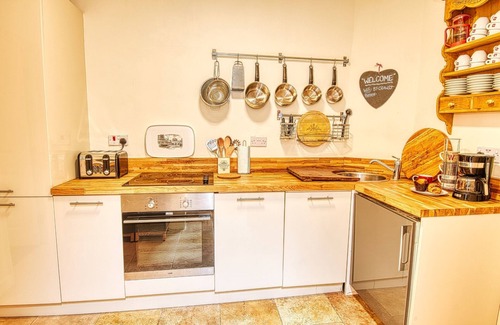 Bath House | Large 4 Bedroom House w/Garden & Free Parking