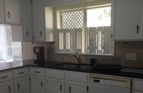 Santee House | Large 4 Bedroom in Gated Golf Community on scenic cove off Lake Marion with pool