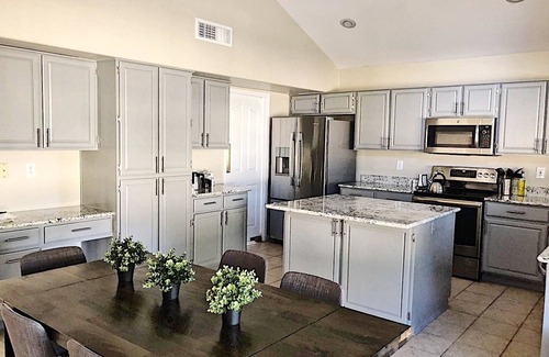 Dobson Woods House | LARGE 5 bedroom retreat with HEATED Pool! Great for families ! Sleeps 16