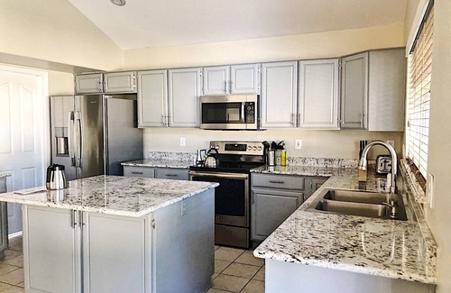 Dobson Woods House | LARGE 5 bedroom retreat with HEATED Pool! Great for families ! Sleeps 16