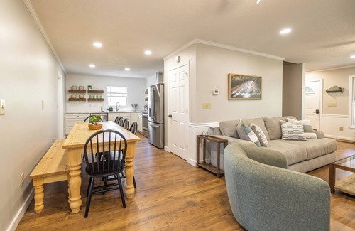 Hendersonville House | Large 5-bedroom mountain home with a game room and hot tub, close to everything!