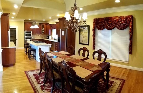 Lexington House | Large and Luxurious, with Green Space