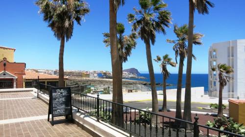 San Miguel de Abona Apartment | Large apartment on golf course