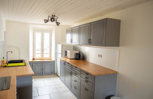 Embrun House | Large apartment on the 2nd floor in a townhouse