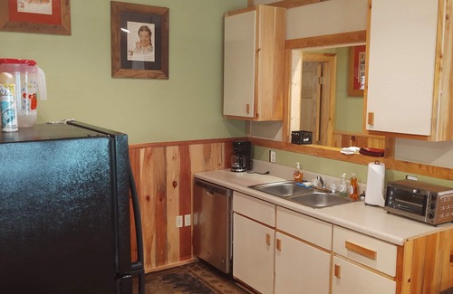 Bryson City House | Large Apartment on Deep Creek, Close To Bryson, The Train, And National Park