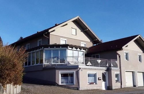 Heinrichsbrunn Apartment | Large apartment with a private balcony and separate entrance