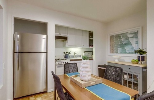 North Pacific Beach Apartment | Large balcony 1 BR Guesthouse in Pacific Beach