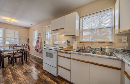 Lake Ozark House | Large Beach Cabin, Private/Shared Beach Family Cabin
