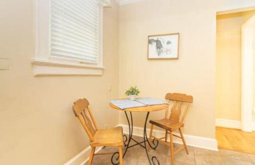 Columbus House | Large BnB - The White House & Cottage