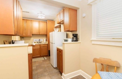 Columbus House | Large BnB with Pool! The White House & Cottage