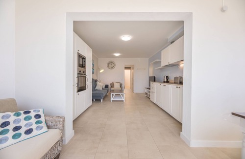 Bahia Calma Apartment | Large, bright and quiet with terrace, 3 bedrooms, 3 bathrooms, wifi.