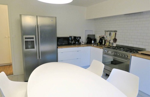 Trebeurden House | Large bright house with Wifi and sea view 1.1km from the beach in TREBEURDEN