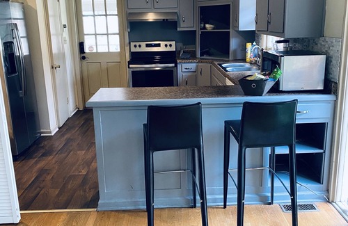 North Buckhead House | Large Buckhead Home 20 people 10 Queens 3 Kitchen WIFI