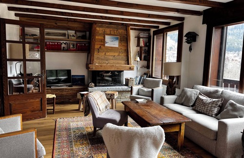 Les Contamines-Montjoie Ski Chalet | Large, comfortable family chalet facing the Dômes de Miage for 15 people