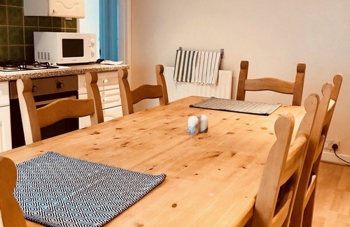 Mylor Churchtown Apartment | Large central Falmouth apartment with views. Top rated