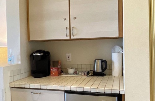 Wailea Apartment | Large Charming Ocean View studio in terrific Wailea with WiFi, AC