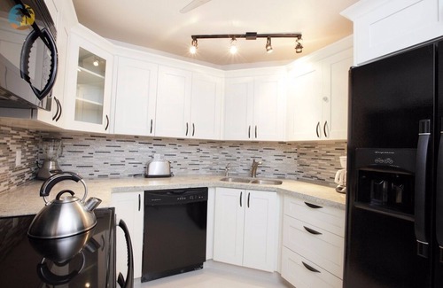 Miami Beach Apartment | Large Connected Spacious 5-Bedroom Sunset Suite 141921