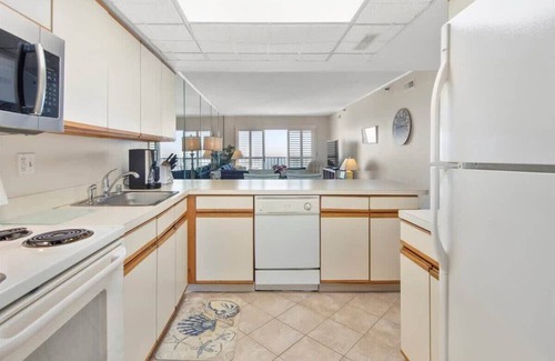 North Ocean City Condo | Large Direct Oceanfront Condo with Great Amenities