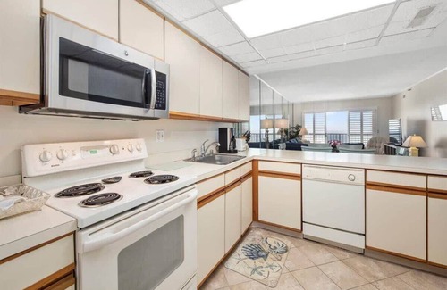 North Ocean City Condo | Large Direct Oceanfront Condo with Great Amenities